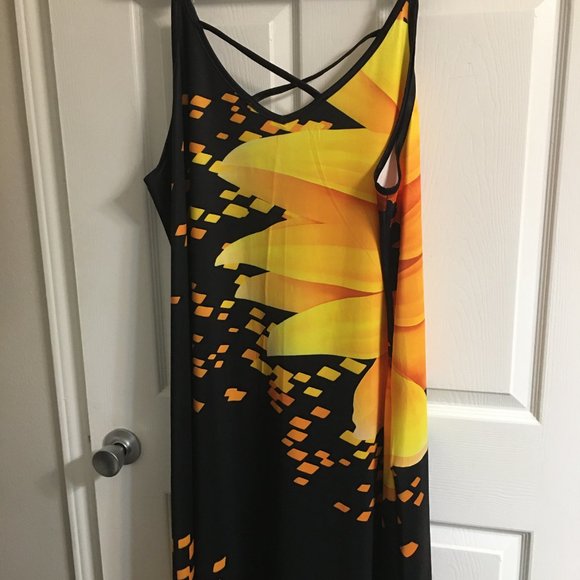 Sexy Sunflower Dress, Black & Yellow Size 2X Price is FIRM Sun1 - Picture 3 of 7